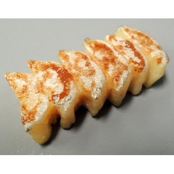 日本職人が作る  食品サンプルマグネット ミニチュア6連ぎょうざ　IP-331