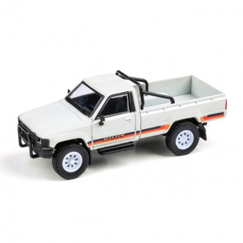 JADI トヨタ ハイラックス シングルキャブ 84 ホワイト RHD 1/64スケール PA65521