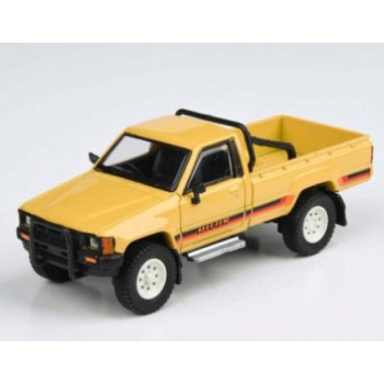 JADI B トヨタ ハイラックス 84 シングルキャブ イエロー LHD 1/64スケール PA55523