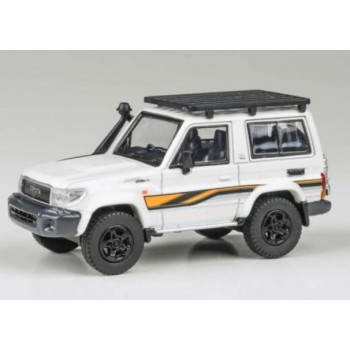 JADI B トヨタ ランドクルーザー LC71 23 ホワイト LHD Anniversary Ed 1/64スケール PA55567