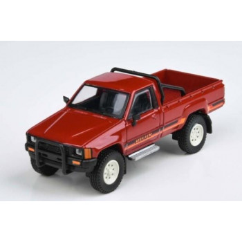 JADI B トヨタ ハイラックス 84 シングルキャブ レッド RHD 1/64スケール PA65524