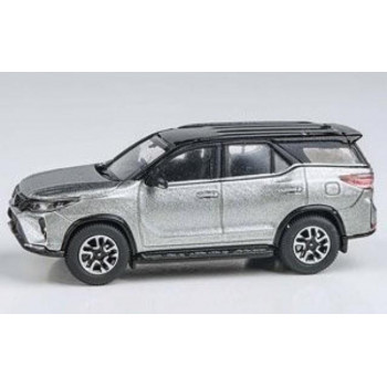 JADI B トヨタ フォーチュナー 23 メタリックシルバー RHD 1/64スケール PB65722